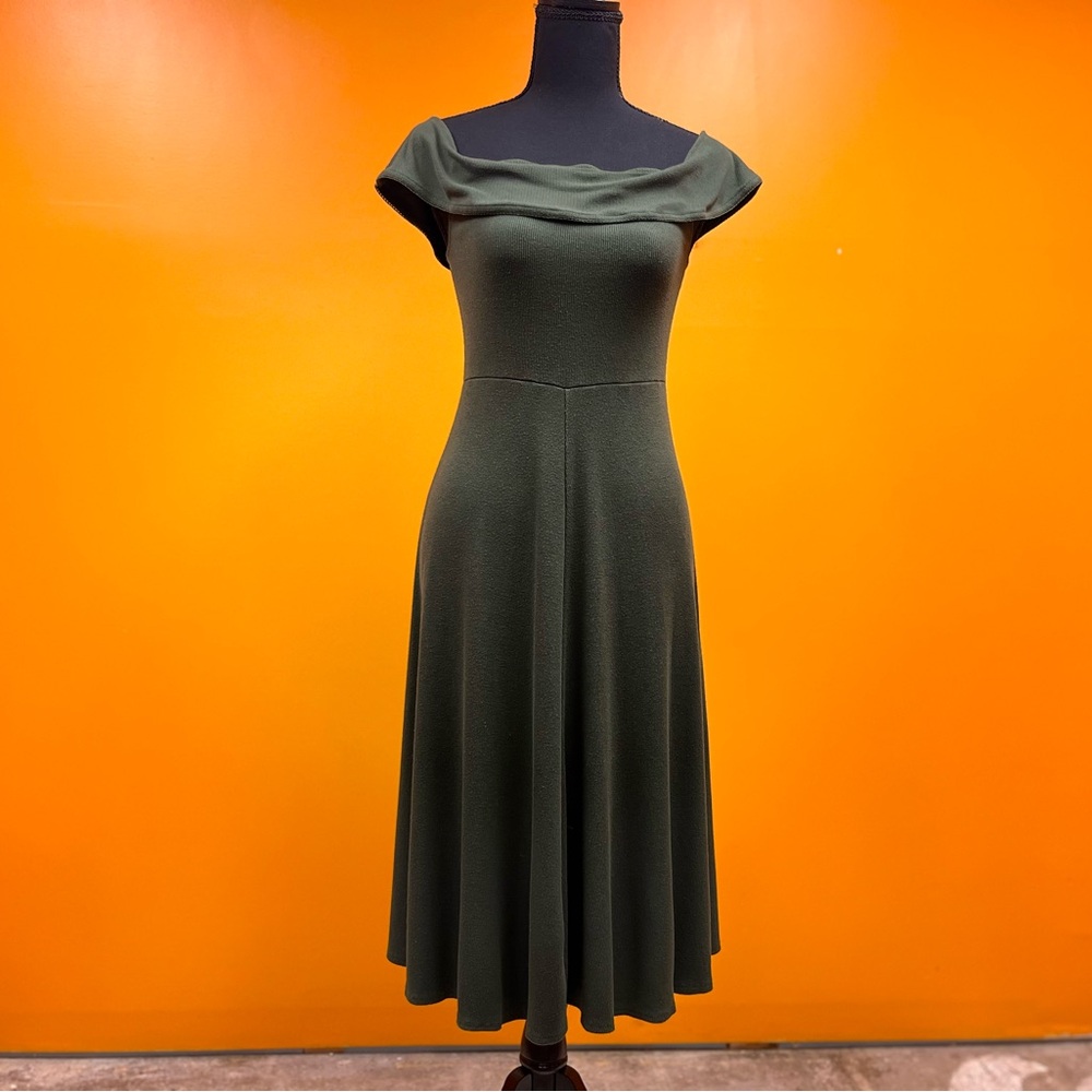 Elegant Green Women's Dress
